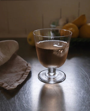 concave-vinglas-wineglasses-stilleben