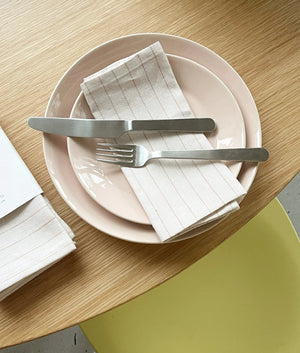 dinnerplate-memphis-stilleben-rose