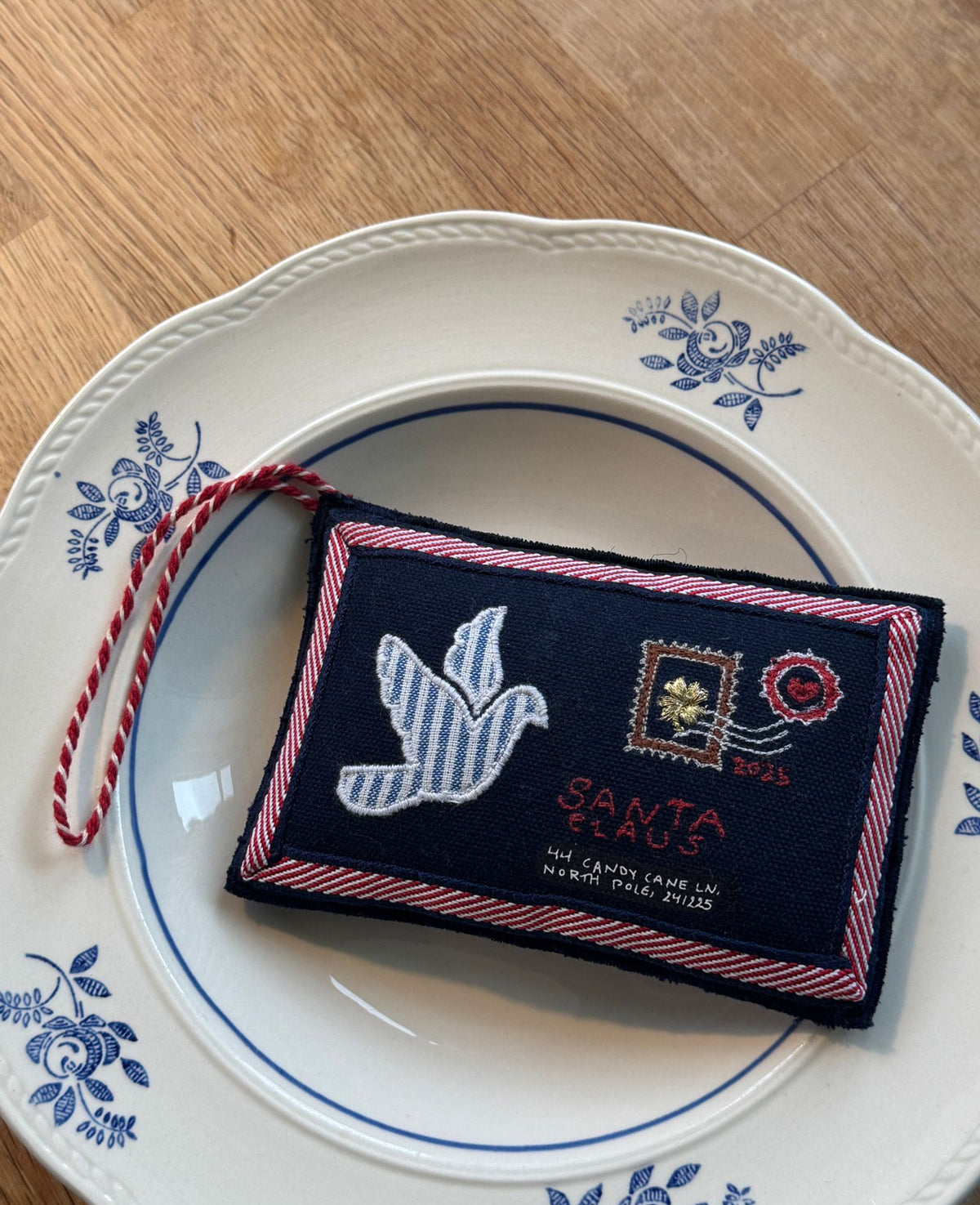 Sissel Edelbo: Christmas Letter Ornament Santa