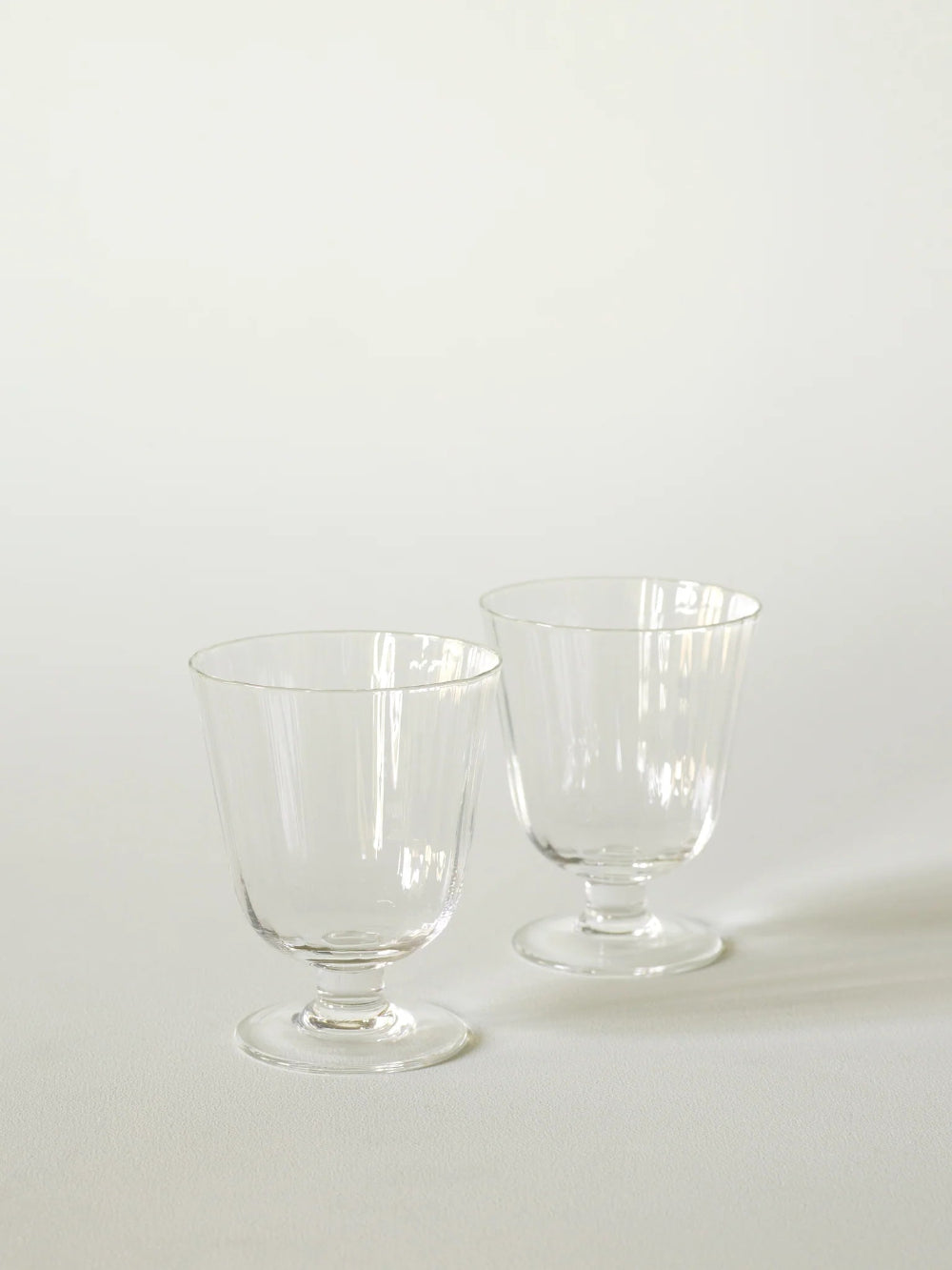 concave-vinglas-wineglasses-stilleben
