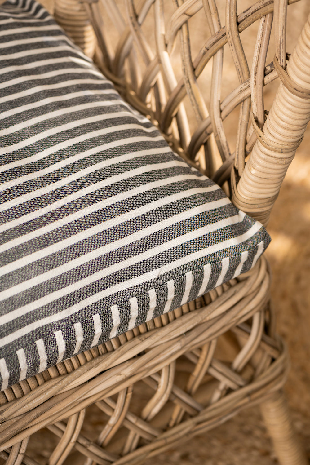 Hyndebetræk Louis sort m/hvid strib 45x45 cm