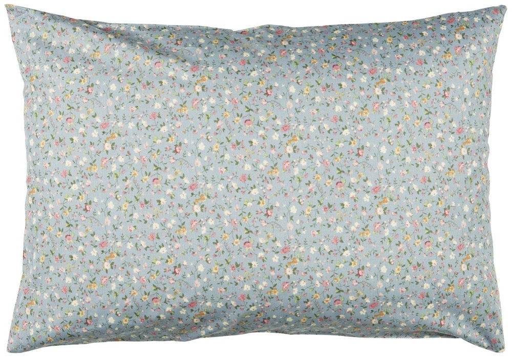 lyseblåt-pudebetræk-blomstret